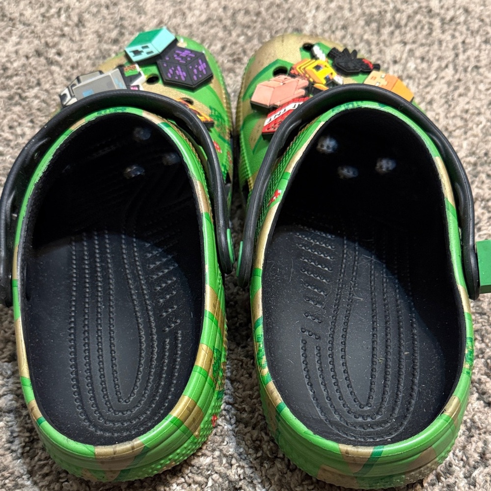 Minecraft Crocs - Picture 2 of 4